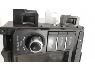 Радио/ проигрыватель CD/DVD / навигация