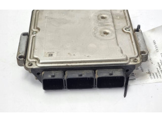 Блок управления двигателем Блок управления 0281014648   Renault Trafic II (X83)