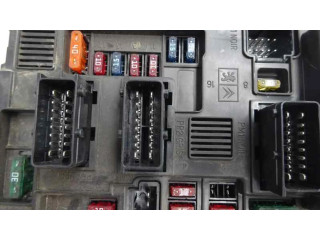 Блок предохранителей 9643498980-00, 2003 Peugeot Partner