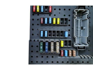 Блок предохранителей 8676391, 12217799 Volvo XC90