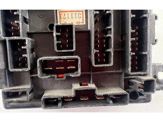 Рулевая рейка Ящик предохранителей (комплект) 8260087713 Daihatsu Applause - года