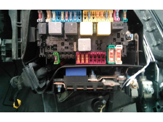 Pojistková skříňka Řídící jednotka BSM Infiniti Q30 2016