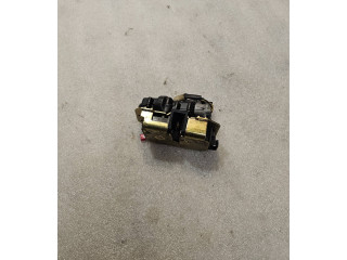 Zámek zadních dveří Chrysler Voyager 2002