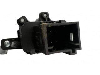 Фонарь освещения передних мест