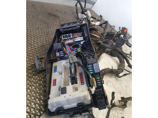 Pojistková skříňka 284b71by0a Nissan Murano Z51 2010