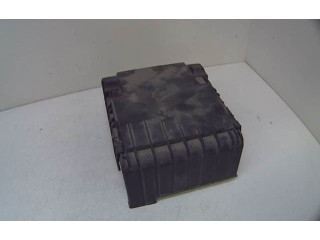   Pojistková skříňka 1K0937804L   Volkswagen Caddy 2011