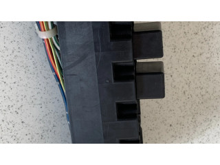 Блок предохранителей 1567001020 Subaru Outback