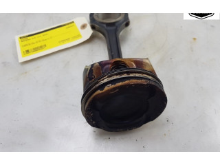 Píst A2700302717, A2700300420 Mercedes-Benz CLA C117 X117 W117 M270.910