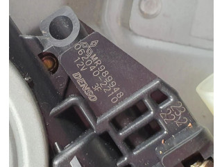 Zpětné zrcátko  Mitsubishi Grandis 2004  MR989948  