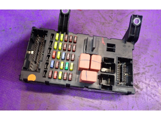 Блок предохранителей 51825658, 51825658 Fiat Linea