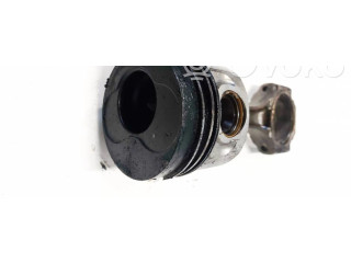 Píst Volkswagen PASSAT B5.5