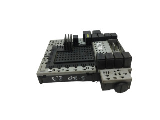 Блок предохранителей 8676285, 8645719   Volvo S80
