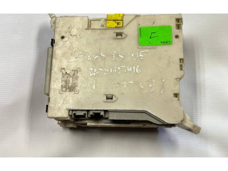 Блок предохранителей 8267253040 Lexus IS 200-300