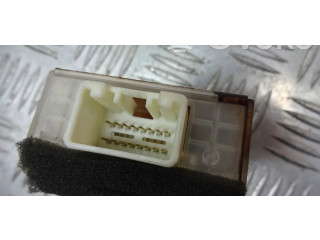 Блок управления GG2M675D2 Mazda Premacy