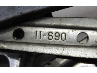 Ручка стеклоочистителей Mitsubishi Carisma