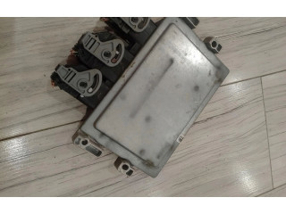 Блок управления двигателем Блок управления 8200417597 Renault Twingo II