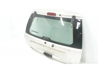 Задняя крышка (багажника)