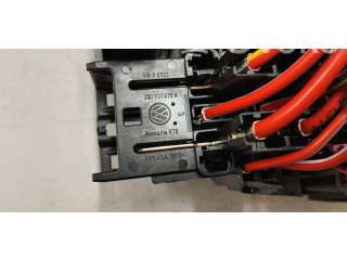 Блок предохранителей Audi A1  2018 -  года 2q0937615a      