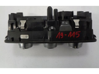 Блок управления климат-контролем    Audi A1