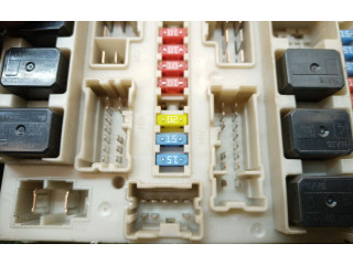 Pojistková skříňka Řídící jednotka BSM 284B7AX615, 284B7AX615 Nissan Micra C+C 2006