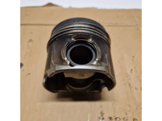 Píst 7812585 BMW 5 F10 F11 pro naftový motor 3.0 N57D30B Diesel straight 6