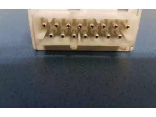 Pojistková skříňka 6900582 BMW 7 E65 E66 2001