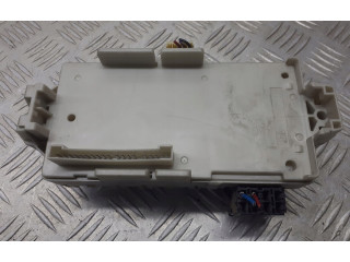 Блок предохранителей Mitsubishi Outlander