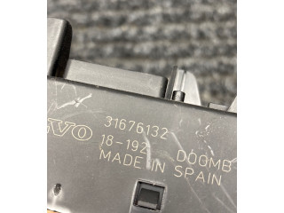 Блок предохранителей 31676132, 18192   Volvo XC90    