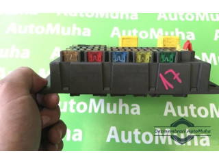 Блок предохранителей 154249080501, 518174602 Rover 75