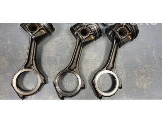 Píst 059J Audi A4 S4 B6 8E 8H