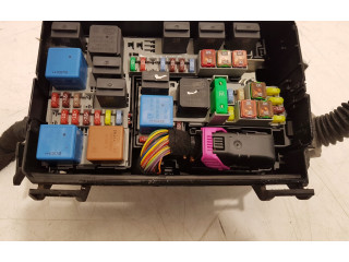 Блок предохранителей     Opel Meriva B    