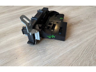 Pojistková skříňka A2049060205, 5DK01102211 Mercedes-Benz C W204 2013