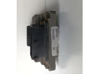 Блок управления двигателем Блок управления D01010 Opel Combo C