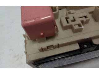 Pojistková skříňka 8273005j60 Toyota Avensis T270 2016