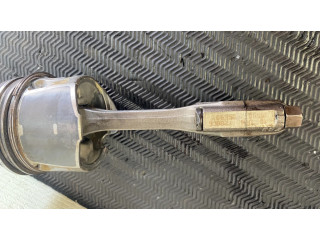 Píst    Ford Kuga I  pro naftový motor 2.0  DYZELIS