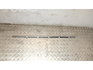 Отделка стекла передней двери