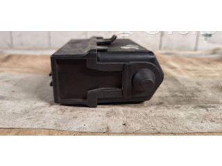 Блок предохранителей 24437030 Opel Meriva A