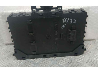 Блок предохранителей NU5T15604BJCD, BOSCH   Ford Focus    