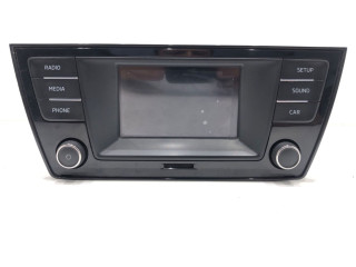 Радио/ проигрыватель CD/DVD / навигация 6V0035871D    Skoda Fabia Mk3 (NJ)