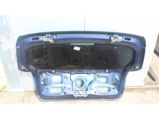 Задняя крышка (багажника)