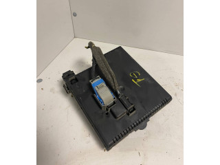 Блок предохранителей 30728512, 05W221   Volvo S80    