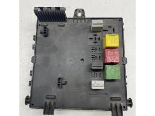 Блок предохранителей 13142520, 00218296 Vauxhall Vectra C