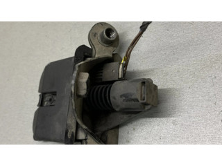 Замок багажника 1Z5827501C    Skoda Octavia Mk2 (1Z) 2004-2013 года