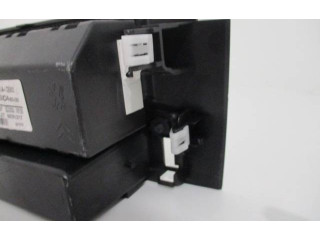 Экран/ дисплей / маленький экран