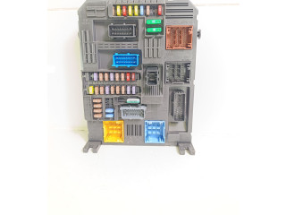 Блок предохранителей 9832881080, 2015DJ3828 Peugeot 2008 II