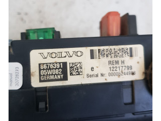 Блок предохранителей 12217799, 8676391 Volvo V70