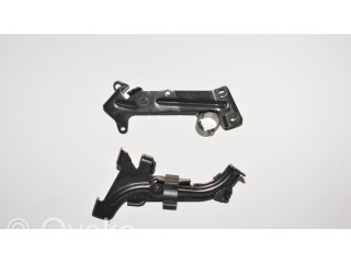 Другая деталь отсека двигателя