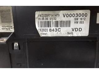 Přístrojová deska  Volkswagen Caddy 2008 2K0920843C  