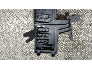 Блок предохранителей    Mercedes-Benz R W251    