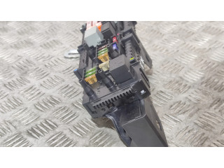 Pojistková skříňka 016706581A Mercedes-Benz E A207 2011